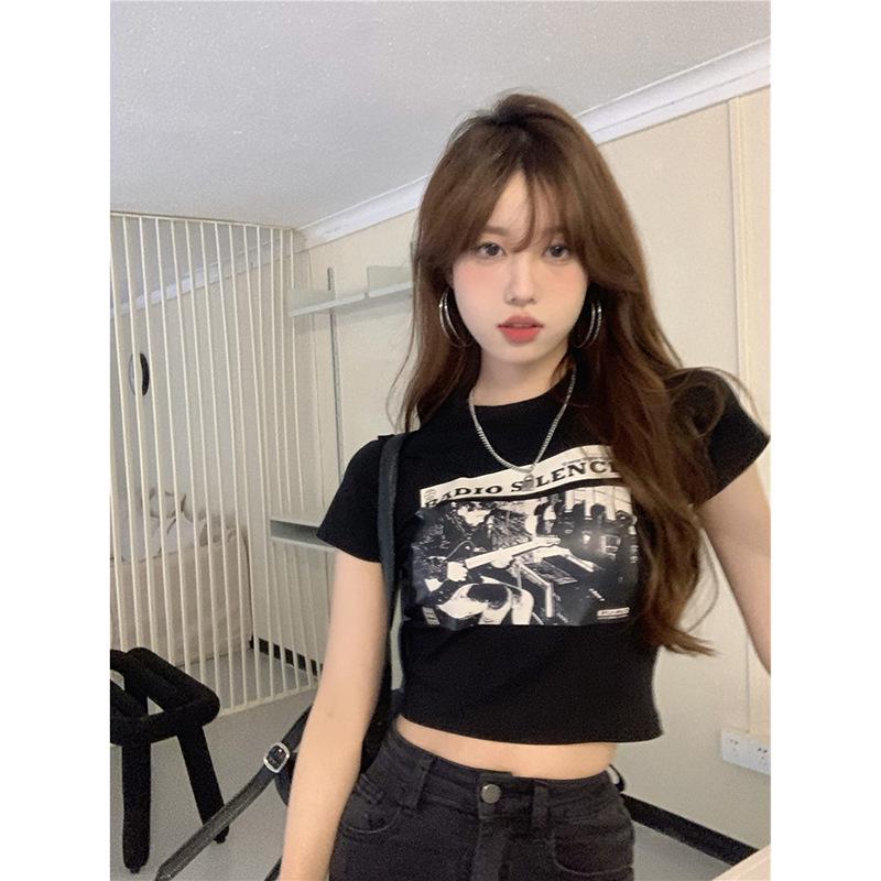 Женская футболка с коротким рукавом приталенного кроя с принтом корейского мультфильма - Молодящая миниатюрная футболка M чёрный
Женская футболка с коротким рукавом приталенного кроя с принтом корейского мультфильма - Молодящая миниатюрная футболка M чёрный