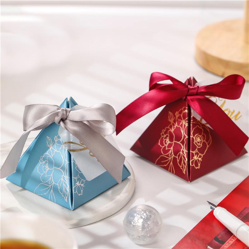 25PCS Red Bronzing Happy Candy Box Creative European Ins Small Fresh Souvenir Triangle Wedding Box Small 7.5x7.5x8cm бордовый
25PCS Red Bronzing Happy Candy Box Creative European Ins Small Fresh Souvenir Triangle Wedding Box Small 7.5x7.5x8cm бордовый