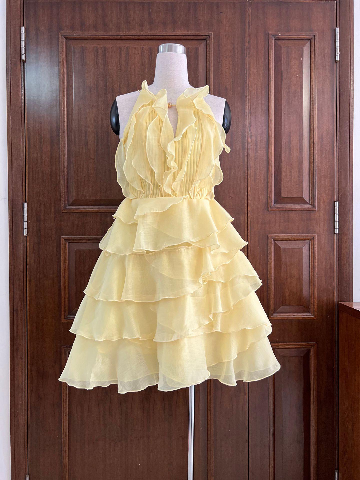 Ruffled Patchwork Chiffon Halter Mini Dress - Elegant Waist-cinching Fluffy Skirt, High-Waist Style (2026) XXL світло-жовтого кольору
Ruffled Patchwork Chiffon Halter Mini Dress - Elegant Waist-cinching Fluffy Skirt, High-Waist Style (2026) XXL світло-жовтого кольору