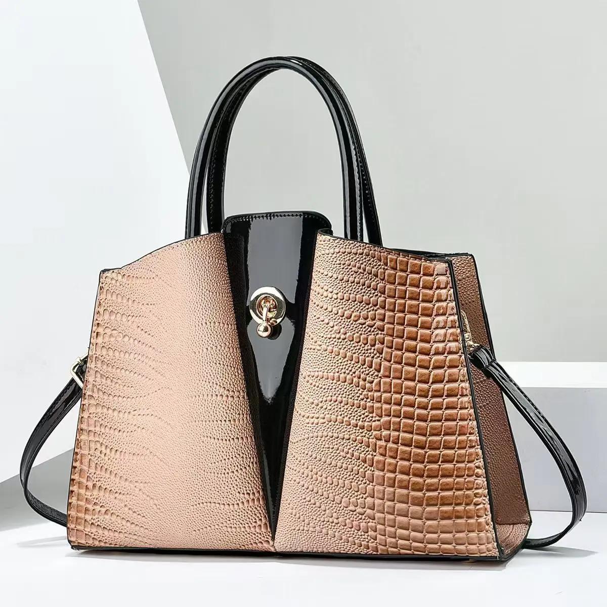 Luxury Brand Designer Women S Handbag Fashionable Large Capacity Shoulder Bag Classic Retro Shoulder Bag Commuting Women S Bag 33x10x22cm
Luxury Brand Designer Women S Handbag Fashionable Large Capacity Shoulder Bag Classic Retro Shoulder Bag Commuting Women S Bag 33x10x22cm