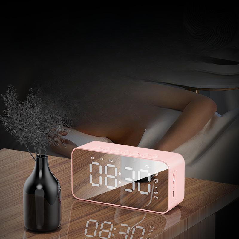 Bluetooth Электронные часы Студенческая спальня Просыпайтесь с будильником Зарядка Светящиеся Многофункциональные Модные Голосовое вещание Часы
Bluetooth Электронные часы Студенческая спальня Просыпайтесь с будильником Зарядка Светящиеся Многофункциональные Модные Голосовое вещание Часы