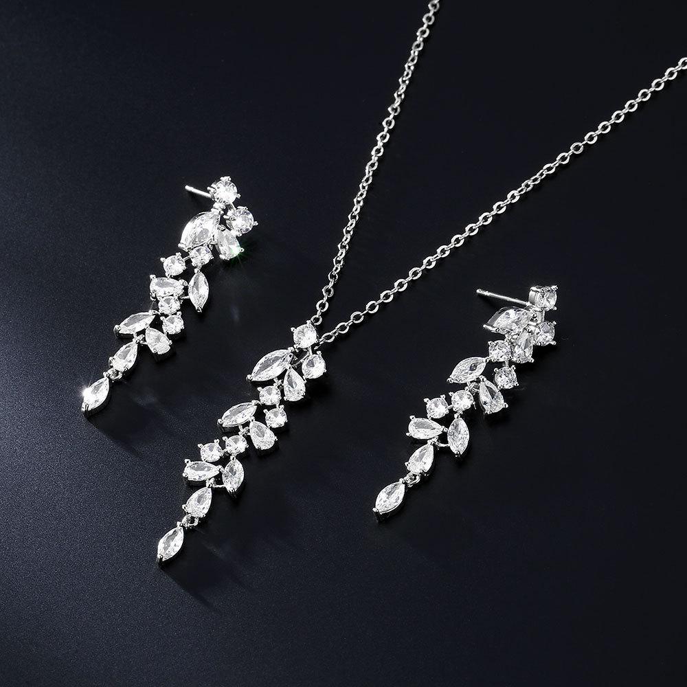 RAKOL Korean Style Fresh Floral Bridal Jewelry Set - Women s Zirconia Micro-Paved Earrings & Necklace
RAKOL Korean Style Fresh Floral Bridal Jewelry Set - Women s Zirconia Micro-Paved Earrings & Necklace