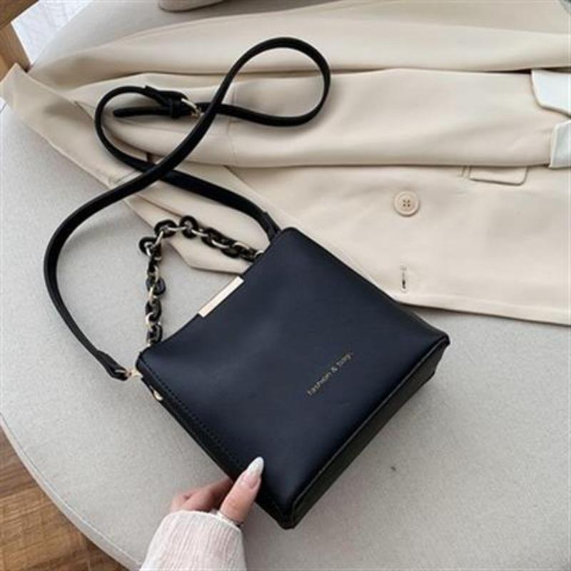 Texture popular bag women s new trendy fashion foreign style versatile ins shoulder messenger bag women
Texture popular bag women s new trendy fashion foreign style versatile ins shoulder messenger bag women