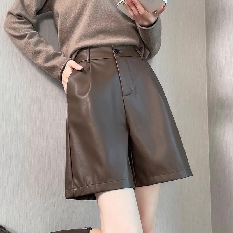 Women s High-Waisted Black PU Leather Shorts - Autumn/Winter Wide-Leg Capris - Slimming Fit, Perfect with Boots L грязно-белый
Women s High-Waisted Black PU Leather Shorts - Autumn/Winter Wide-Leg Capris - Slimming Fit, Perfect with Boots L грязно-белый