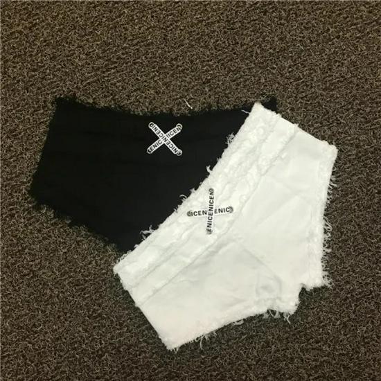 Elastic Low-Waist Black & White Denim Shorts - Sexy Summer Nightclub Style with Raw Edge Design Small
Elastic Low-Waist Black & White Denim Shorts - Sexy Summer Nightclub Style with Raw Edge Design Small