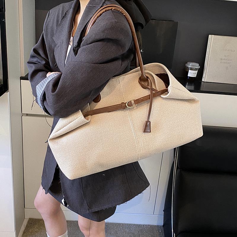 Casual large-capacity canvas bag women s 2025 new versatile shoulder underarm bag portable tote bag
Casual large-capacity canvas bag women s 2025 new versatile shoulder underarm bag portable tote bag