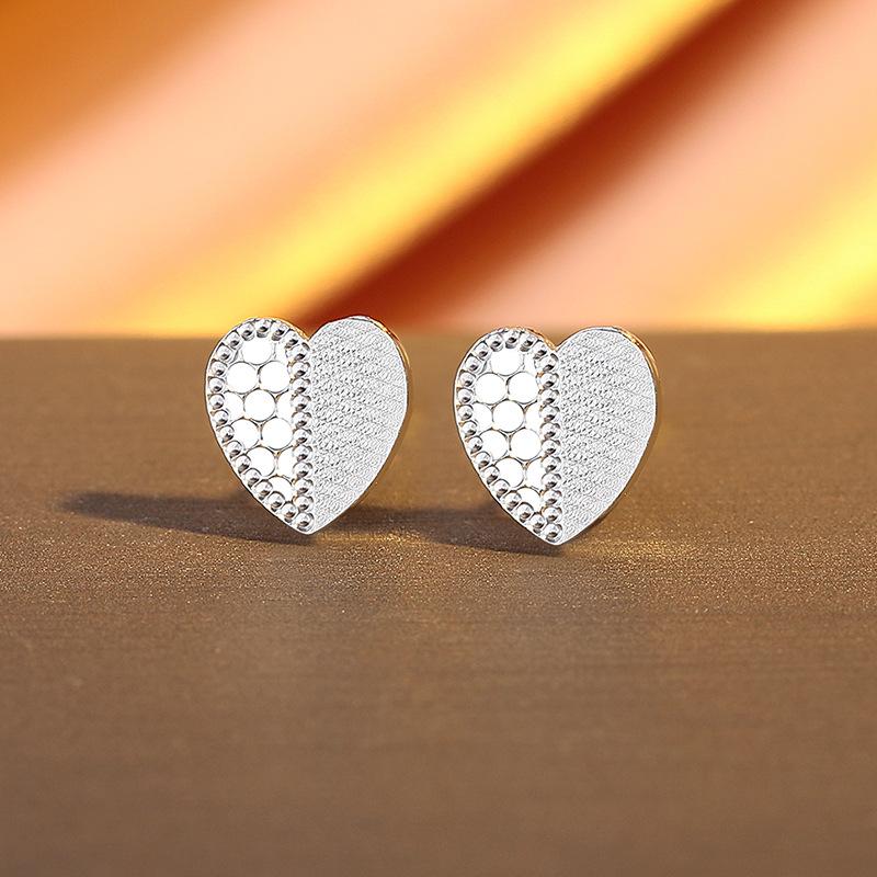 Autumn And Winter High-End Love Crushed Ice Ice Stud Earrings Silver Spiral Buckle Design Earrings Versatile Earrings 925 silver платиновый
Autumn And Winter High-End Love Crushed Ice Ice Stud Earrings Silver Spiral Buckle Design Earrings Versatile Earrings 925 silver платиновый