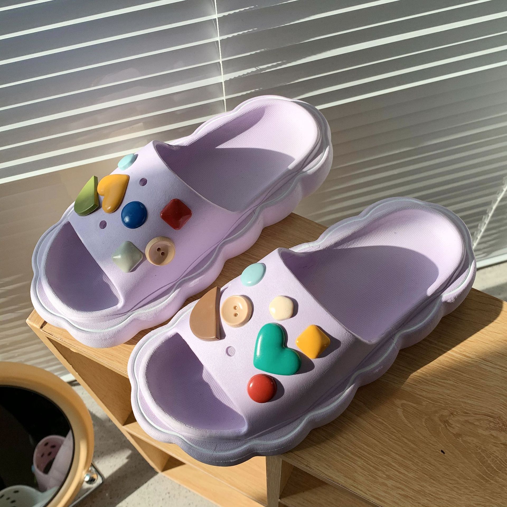 2024 легкие тапочки на платформе женские супер мягкие нескользящие пляжные шлепанцы женские удобные парные домашние тапочки для душа 40-41
2024 легкие тапочки на платформе женские супер мягкие нескользящие пляжные шлепанцы женские удобные парные домашние тапочки для душа 40-41