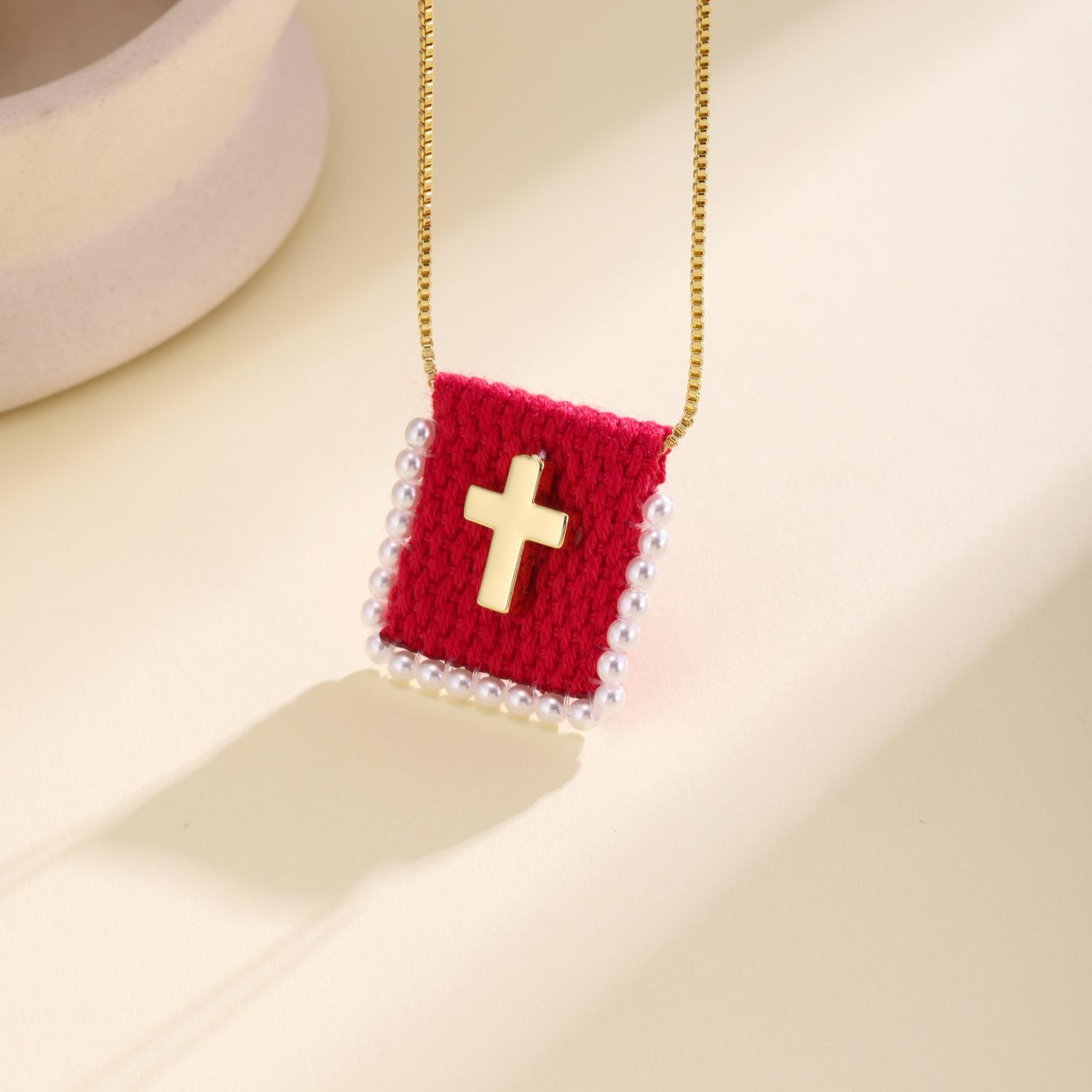 Nidin New Fashion Woven Cloth Square Cross Pendant Necklace With Pearl Edge Christian Faith Religious Jewelry Gift For Women красный
Nidin New Fashion Woven Cloth Square Cross Pendant Necklace With Pearl Edge Christian Faith Religious Jewelry Gift For Women красный