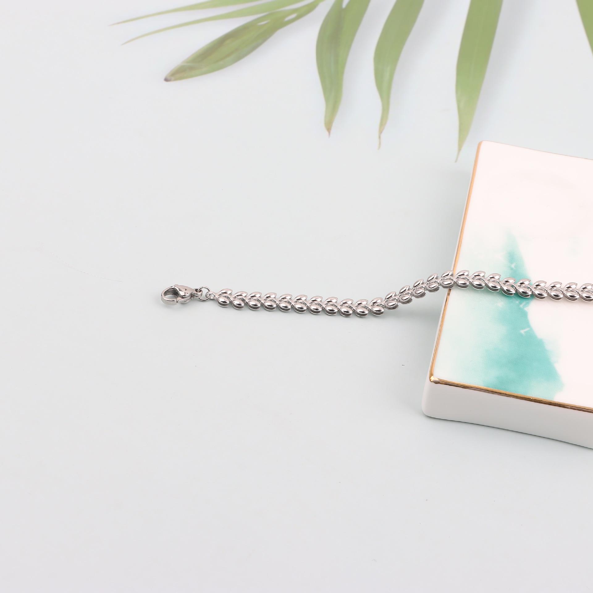 Самое продаваемое женское ожерелье из нержавеющей стали с сердцем и колосьями пшеницы 18K
Самое продаваемое женское ожерелье из нержавеющей стали с сердцем и колосьями пшеницы 18K