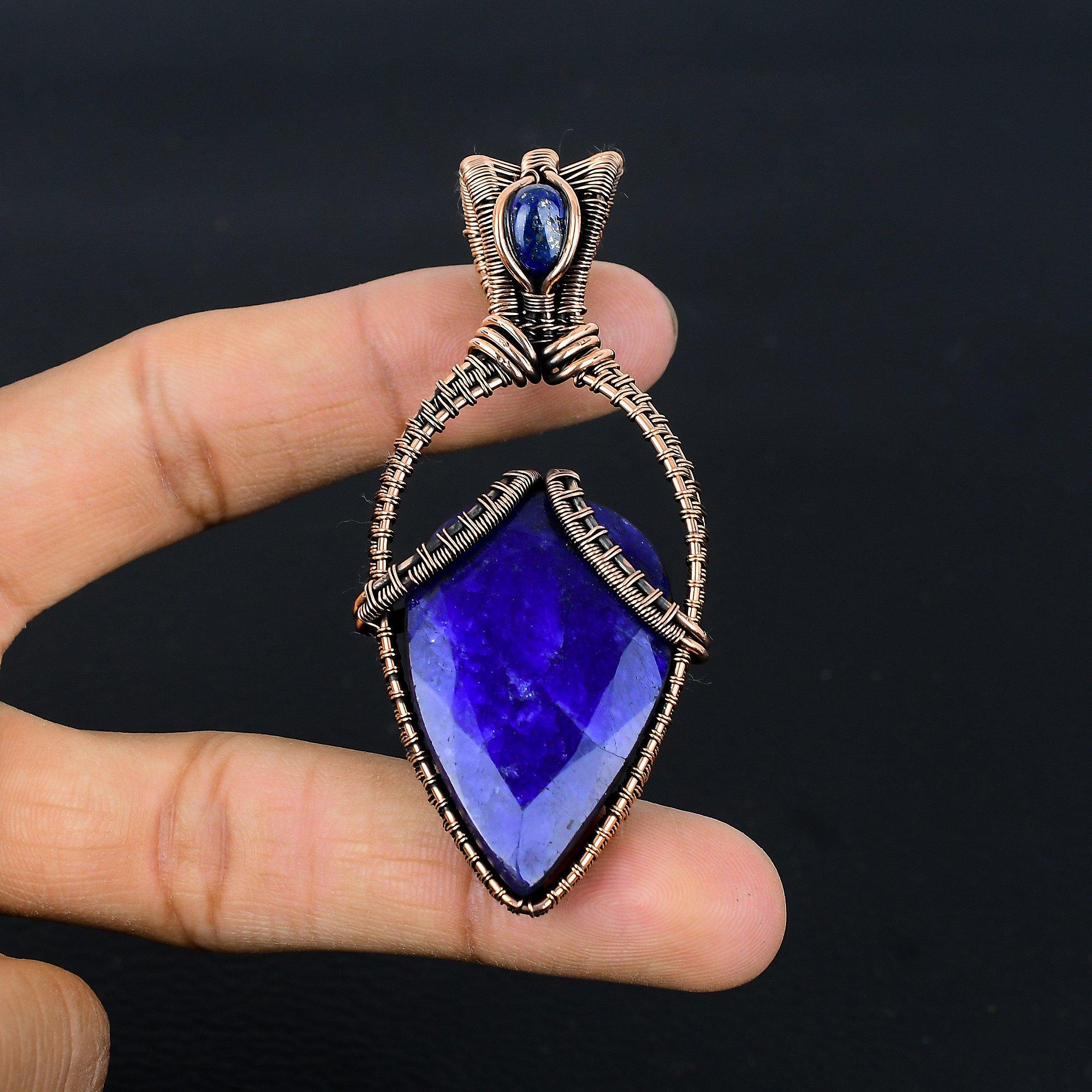 Кулон с синим сапфиром, Кулон с драгоценным камнем ручной работы, Кулон, обернутый медной проволокой 999 пробы, Антикварное украшение, Для подарка на помолвку 2.55 Inches
Кулон с синим сапфиром, Кулон с драгоценным камнем ручной работы, Кулон, обернутый медной проволокой 999 пробы, Антикварное украшение, Для подарка на помолвку 2.55 Inches