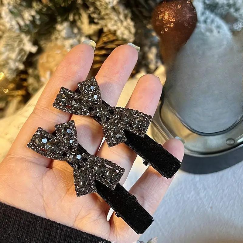 2Pcs Sweet Bow Rhinestone Hair Clips Girls Kawaii Cute Headwear Velvet Bowknot Duckbill Clips Kids Sided Clips Bangs Hairpin
2Pcs Sweet Bow Rhinestone Hair Clips Girls Kawaii Cute Headwear Velvet Bowknot Duckbill Clips Kids Sided Clips Bangs Hairpin