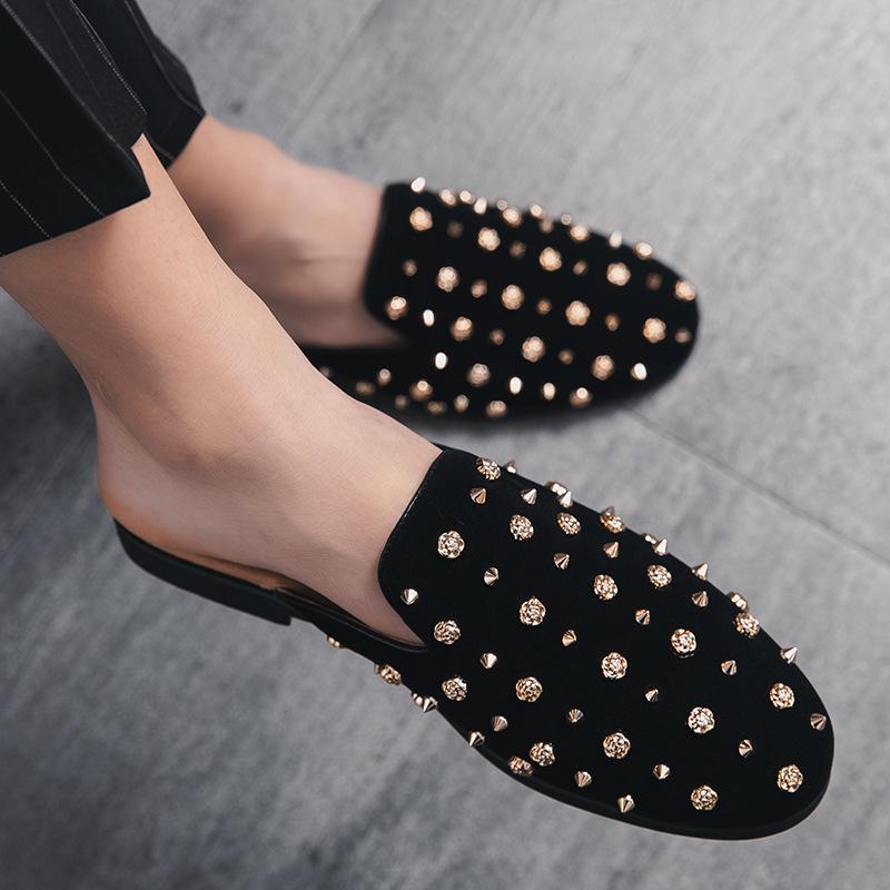 Half-drag leather shoes 2025 summer British rivets pointed men s slippers one pedal lazy leather shoes 38 чёрный
Half-drag leather shoes 2025 summer British rivets pointed men s slippers one pedal lazy leather shoes 38 чёрный