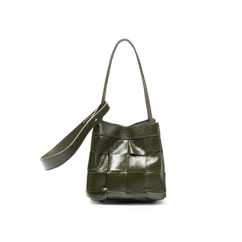 Head Layer Cowhide Hand Woven Bag, Large Capacity Commuting Shoulder Bag, Women s Genuine Leather Vegetable Basket, New Women s Handbag Bottom length 16 width 13 height 17cm армія зелений колір
Head Layer Cowhide Hand Woven Bag, Large Capacity Commuting Shoulder Bag, Women s Genuine Leather Vegetable Basket, New Women s Handbag Bottom length 16 width 13 height 17cm армія зелений колір
