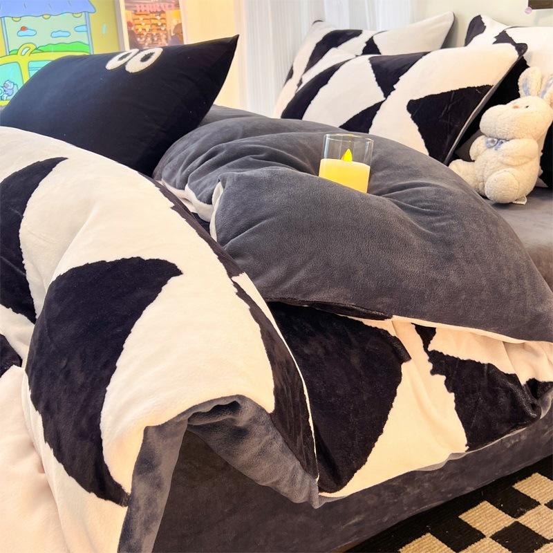 Thickened Milk Fleece Quilt Cover Single Piece 150X200 Fleece Flannel Quilt Cover Winter Coral Fleece Four-Piece Set Single quilt cover-150x200cm
Thickened Milk Fleece Quilt Cover Single Piece 150X200 Fleece Flannel Quilt Cover Winter Coral Fleece Four-Piece Set Single quilt cover-150x200cm
