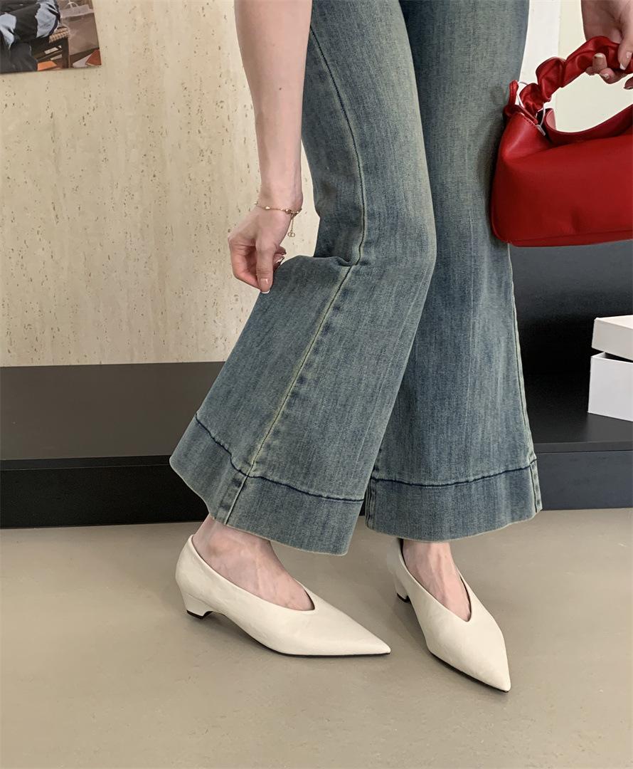 French grandma shoes pointed head shallow mouth single shoes women s shoes 2025 new spring one-pedal Mary Jane temperament women s shoes 39 абрикосовый
French grandma shoes pointed head shallow mouth single shoes women s shoes 2025 new spring one-pedal Mary Jane temperament women s shoes 39 абрикосовый