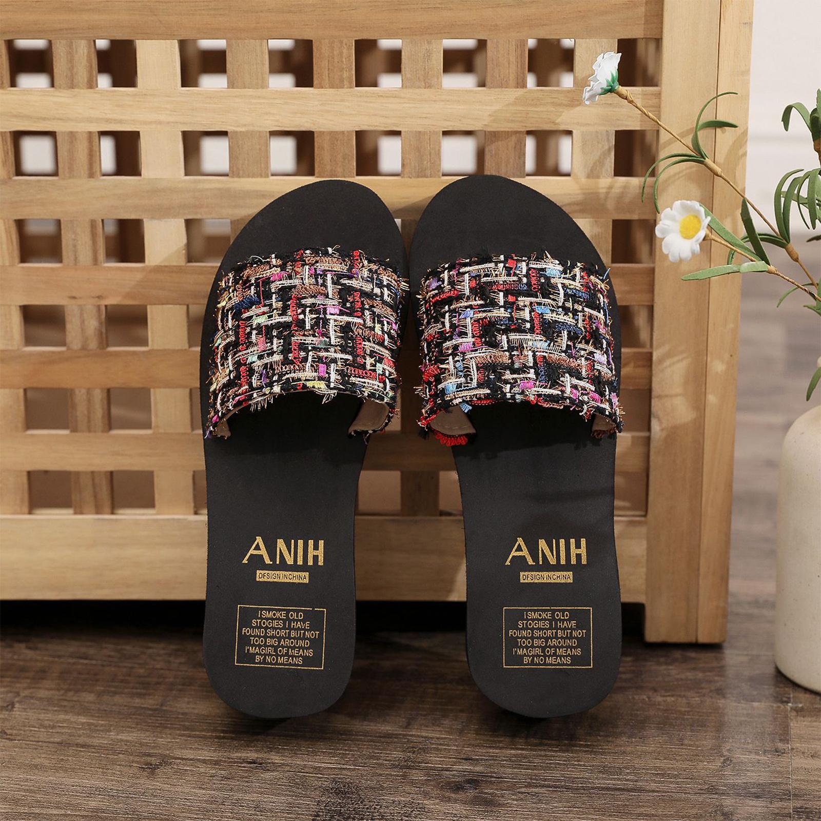 Summer women s slope heels, trendy and casual, comfortable one-piece slippers for outdoor wear 40 чорний
Summer women s slope heels, trendy and casual, comfortable one-piece slippers for outdoor wear 40 чорний