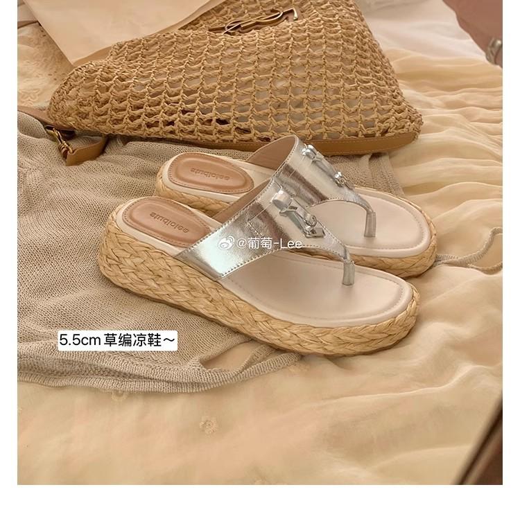 Grape mother of the same style, height increased by 5.5cm~ thick-bottomed versatile tassel buckle clip foot herringbone grass woven sandals women s ne 40 серебряный
Grape mother of the same style, height increased by 5.5cm~ thick-bottomed versatile tassel buckle clip foot herringbone grass woven sandals women s ne 40 серебряный