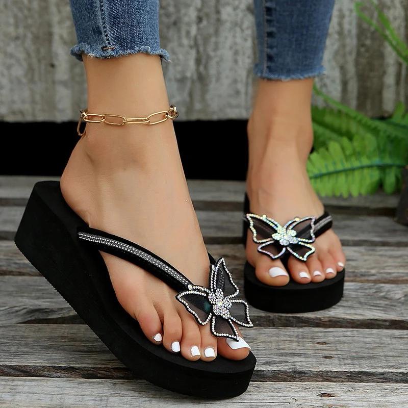 Fashion Butterfly Decor Wedges Flip Flops for Women Sequins Thick Sole Slippers for Ladies Summer Outdoor Wear Beach Non-Slip Sandals 42 чёрный
Fashion Butterfly Decor Wedges Flip Flops for Women Sequins Thick Sole Slippers for Ladies Summer Outdoor Wear Beach Non-Slip Sandals 42 чёрный