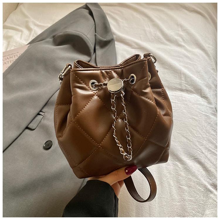 Korean Trendy Ladies Quilted Chain Single Shoulder Underarm Bag Luxury PU Leather Girls Small Bucket Crossbody Messenger Bag
Korean Trendy Ladies Quilted Chain Single Shoulder Underarm Bag Luxury PU Leather Girls Small Bucket Crossbody Messenger Bag