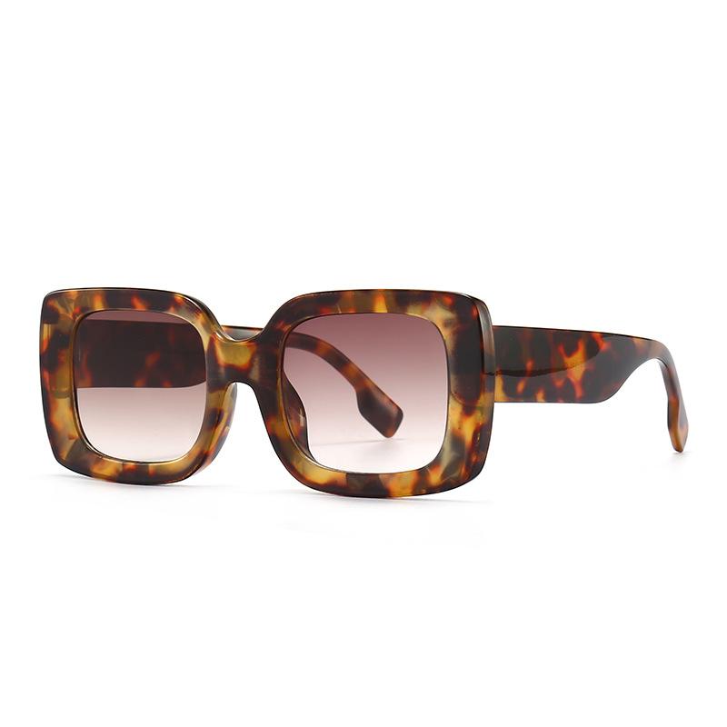 Classic Luxury Brand Designer Big Frame Square Sunglasses Women Men Fashion Vintage Popular Travel Sun Glasses Shades UV400 as the picture
Classic Luxury Brand Designer Big Frame Square Sunglasses Women Men Fashion Vintage Popular Travel Sun Glasses Shades UV400 as the picture