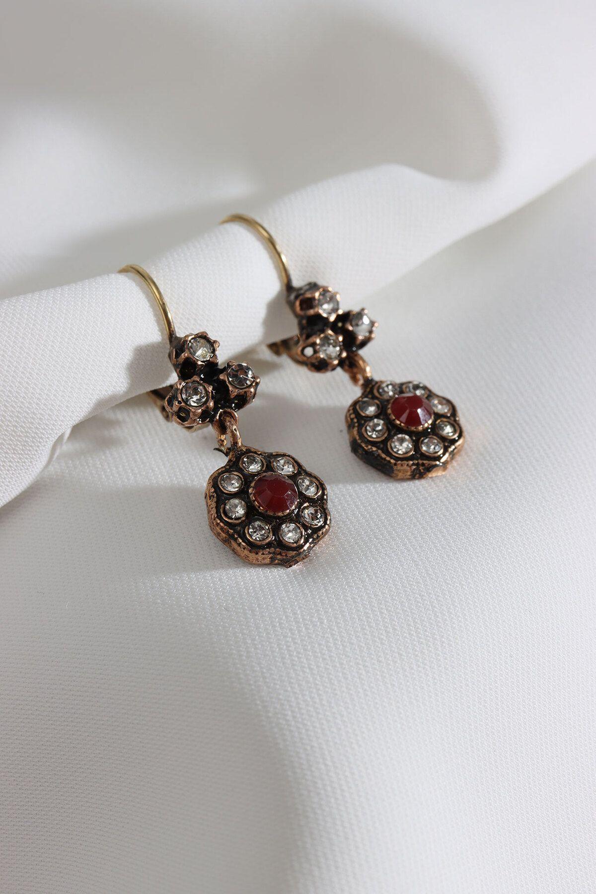 Настоящие женские серьги с камнями
Настоящие женские серьги с камнями