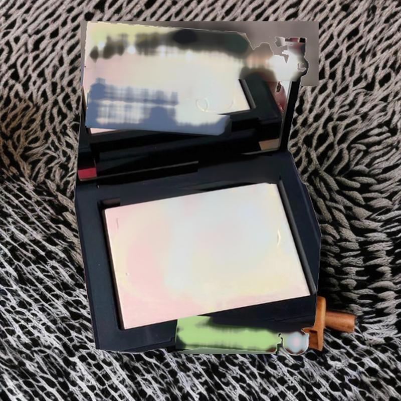 Moisturizing Loose Powder: Touch-Up Concealer, Oil Control, Long-Lasting Shimmer - Moonlight White & Nebula Purple Marble. Nebula Purple x 1
Moisturizing Loose Powder: Touch-Up Concealer, Oil Control, Long-Lasting Shimmer - Moonlight White & Nebula Purple Marble. Nebula Purple x 1