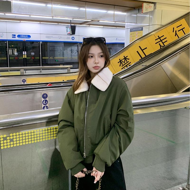 Autumn and winter new women s clothing loose casual fur collar lapel to make old cotton-padded coat L армия зеленый
Autumn and winter new women s clothing loose casual fur collar lapel to make old cotton-padded coat L армия зеленый