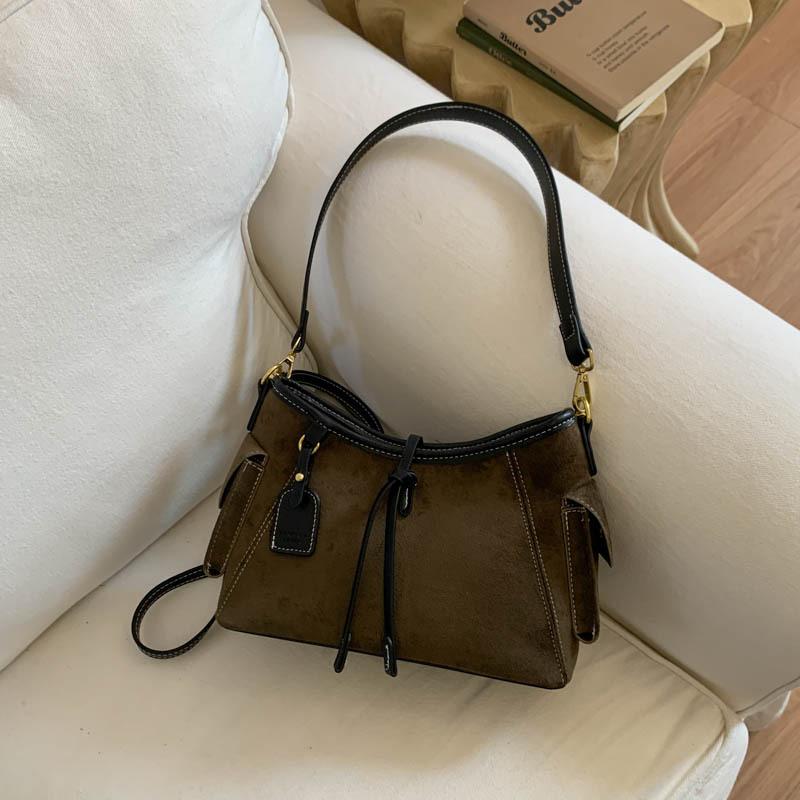 Foreign style retro casual women s bag 2025 winter new niche fashion versatile shoulder underarm bag commuter messenger bag зелений
Foreign style retro casual women s bag 2025 winter new niche fashion versatile shoulder underarm bag commuter messenger bag зелений