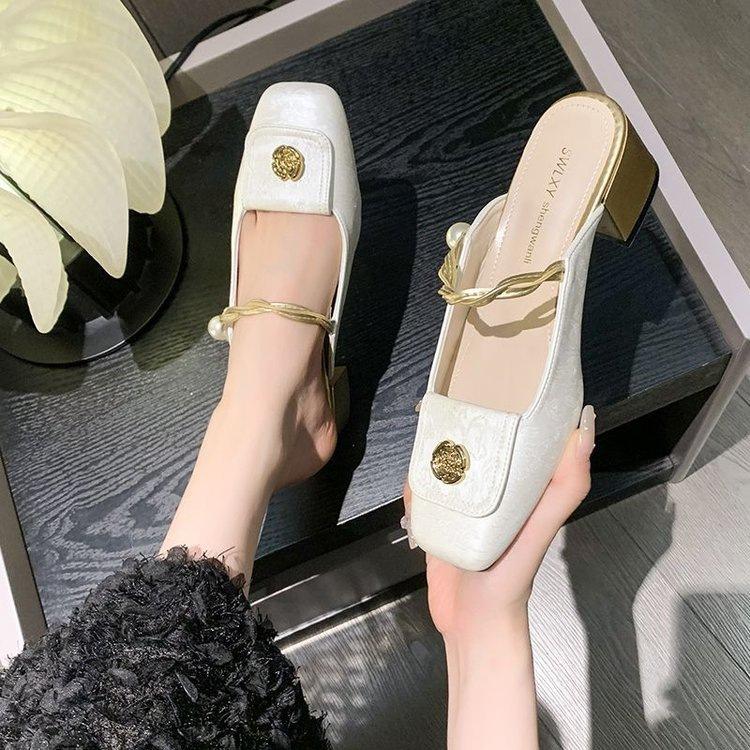 New Chinese style bag head half slippers women s summer wear fashion 2025 new French premium cool slippers 40
New Chinese style bag head half slippers women s summer wear fashion 2025 new French premium cool slippers 40
