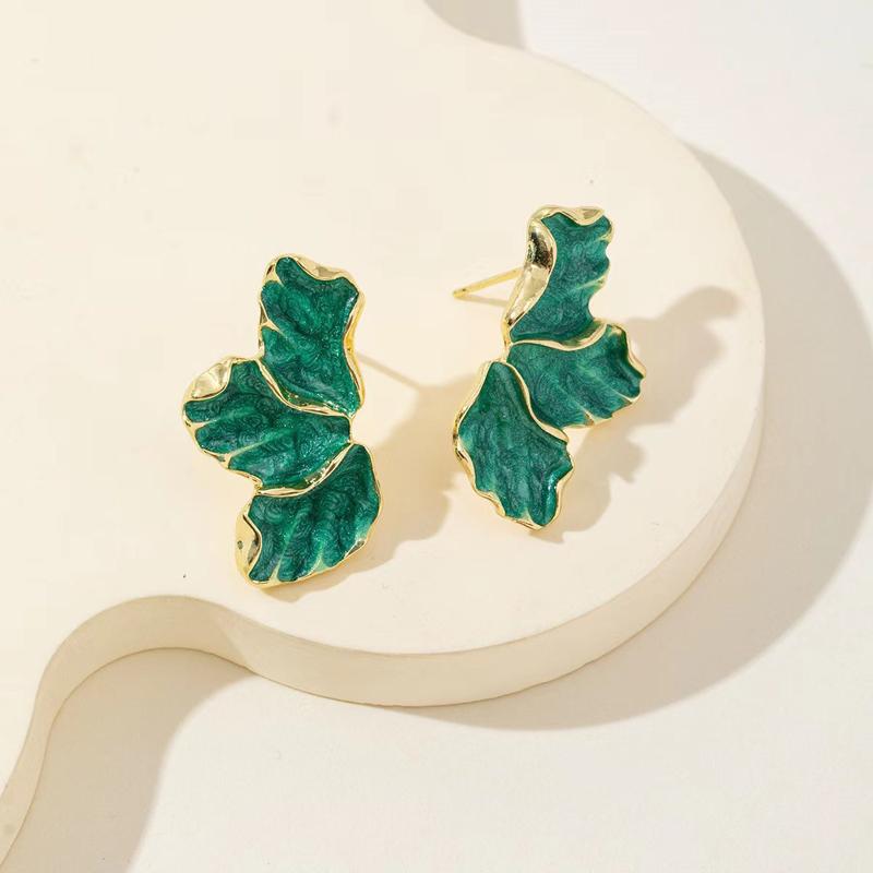Luxury Colorful Drip Oil Maple Leaf Stud Earrings for Women Fashion Metal Petal Flower Temperament Earrings Daily Dating Zircon зелений
Luxury Colorful Drip Oil Maple Leaf Stud Earrings for Women Fashion Metal Petal Flower Temperament Earrings Daily Dating Zircon зелений