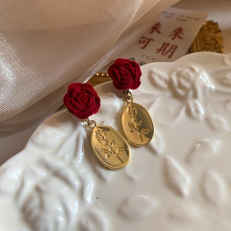 Винтажные серьги-гвоздики в гонконгском стиле, бордовая роза, цветок тюльпана, модные винтажные темпераментные флокированные серьги с цветочным принтом
Винтажные серьги-гвоздики в гонконгском стиле, бордовая роза, цветок тюльпана, модные винтажные темпераментные флокированные серьги с цветочным принтом