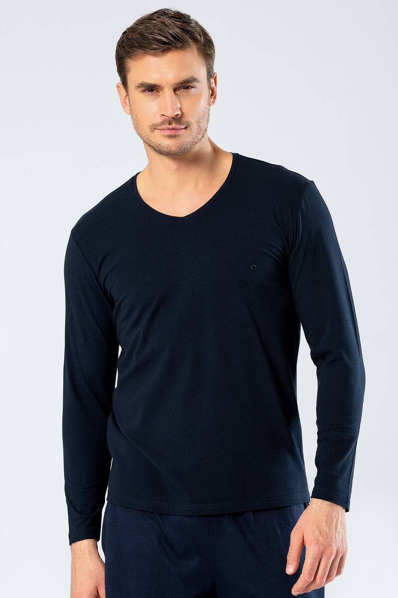 Мужская футболка Cacharel с v-образным вырезом и длинными рукавами
Мужская футболка Cacharel с v-образным вырезом и длинными рукавами