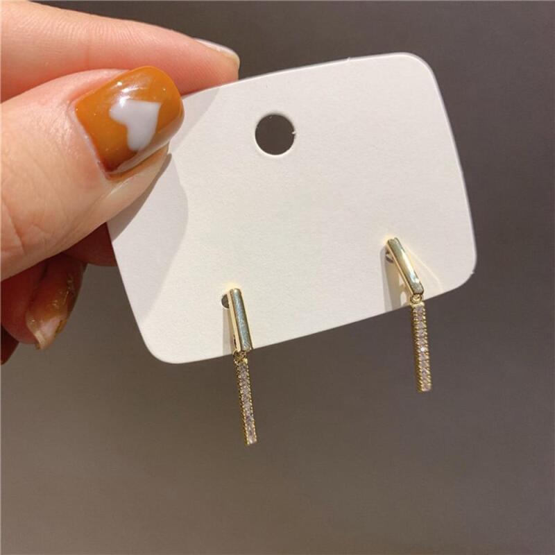Single-chain gold mini drop bar earrings ONECOLOR
Single-chain gold mini drop bar earrings ONECOLOR