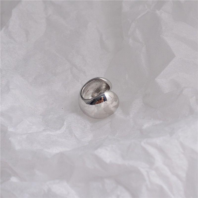 Cool Style Metal Spherical Men s and Women s Cool Punk Ear Clip Silver Small Single
Cool Style Metal Spherical Men s and Women s Cool Punk Ear Clip Silver Small Single
