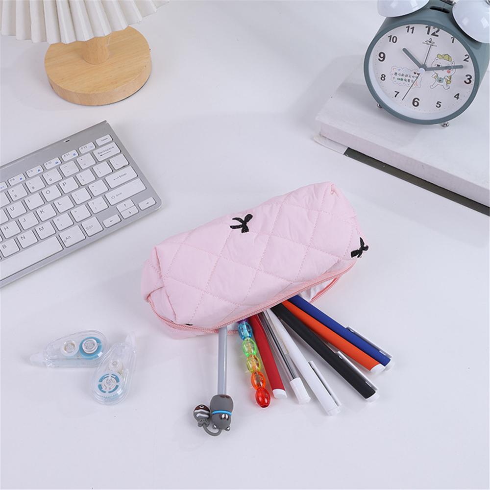 INS Style Large-Capacity Pen Pouch Multi-Functional Cotton Floral Bag for Students бежевий
INS Style Large-Capacity Pen Pouch Multi-Functional Cotton Floral Bag for Students бежевий