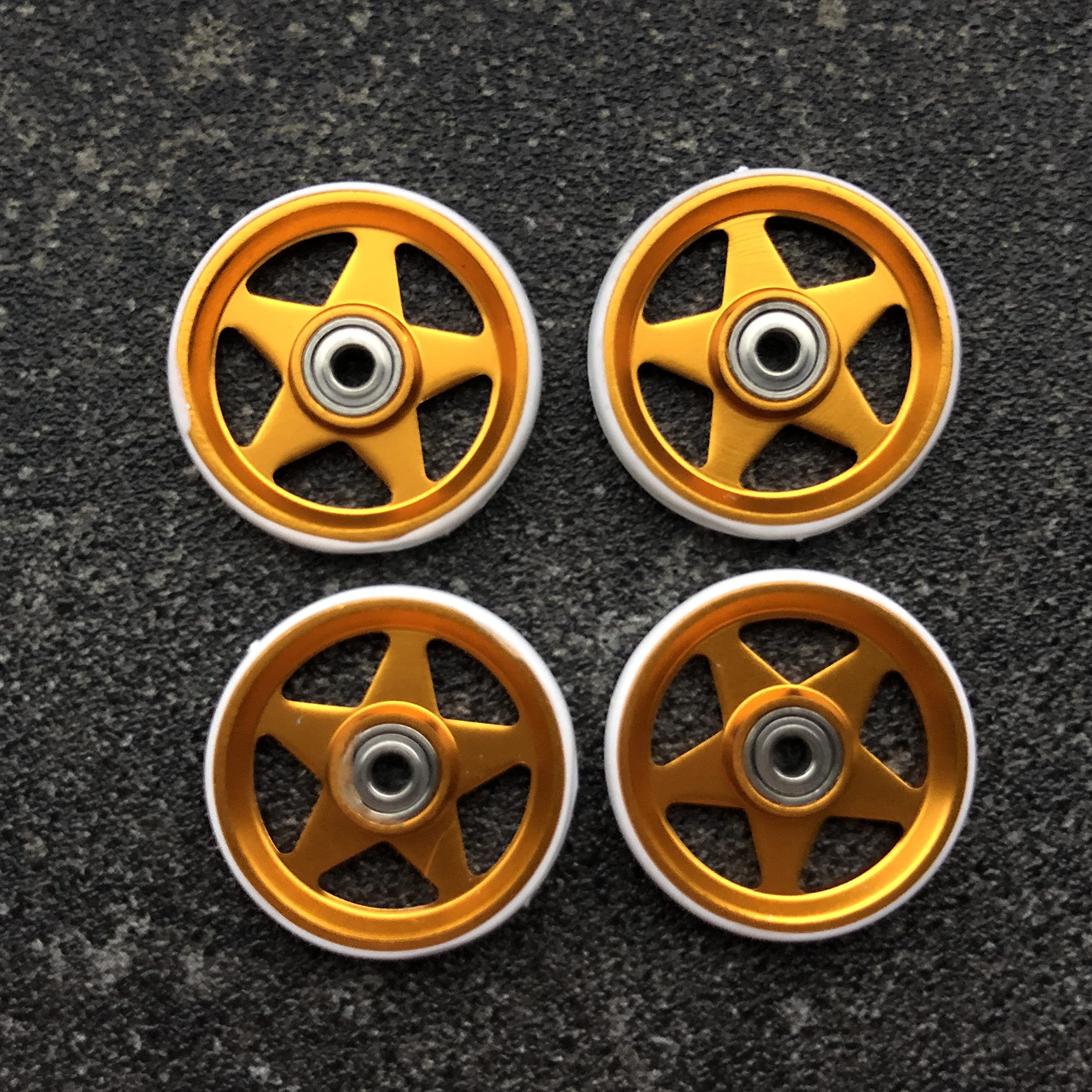 Mini 4WD 19mm 5 spoke plastic wheel bearing roller x4 (Orange/White)
Mini 4WD 19mm 5 spoke plastic wheel bearing roller x4 (Orange/White)
