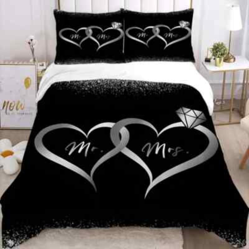 Mr & Mrs Double Heart Diamond Ring Printed Bedding Set Gift, Romantic Wedding Theme Duvet Cover and Pillowcases for Single/Double/King/King Beds Baby 100x135cm
Mr & Mrs Double Heart Diamond Ring Printed Bedding Set Gift, Romantic Wedding Theme Duvet Cover and Pillowcases for Single/Double/King/King Beds Baby 100x135cm