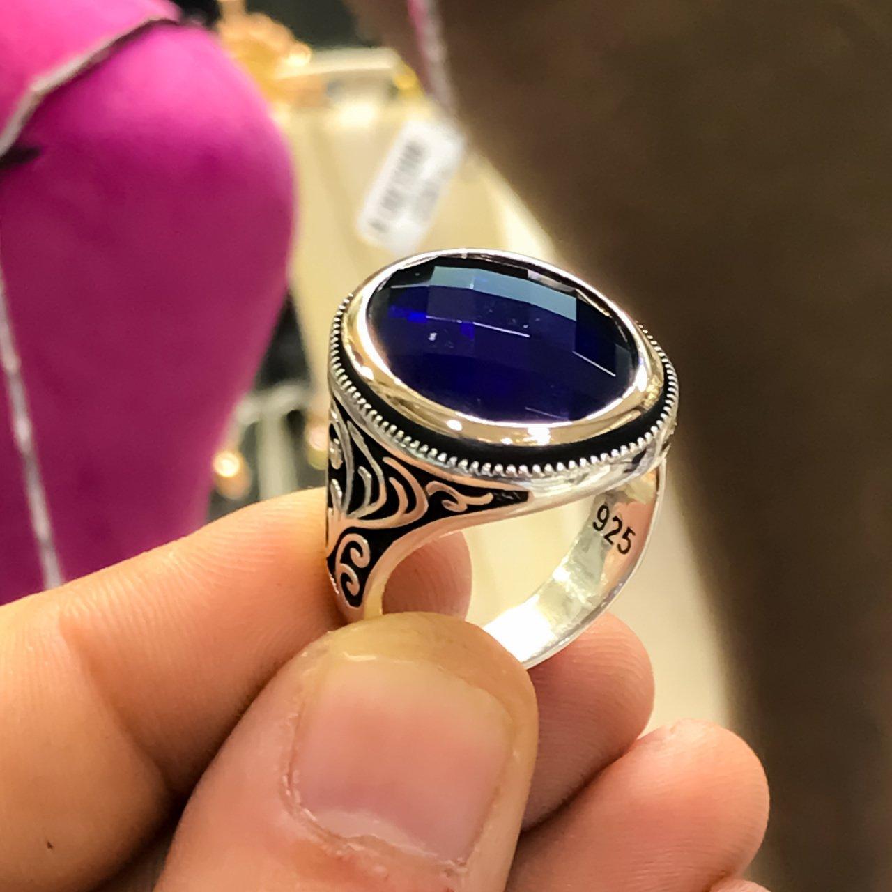 Серебряное мужское кольцо с синим сапфиром овальной огранки «Парламент»
Серебряное мужское кольцо с синим сапфиром овальной огранки «Парламент»