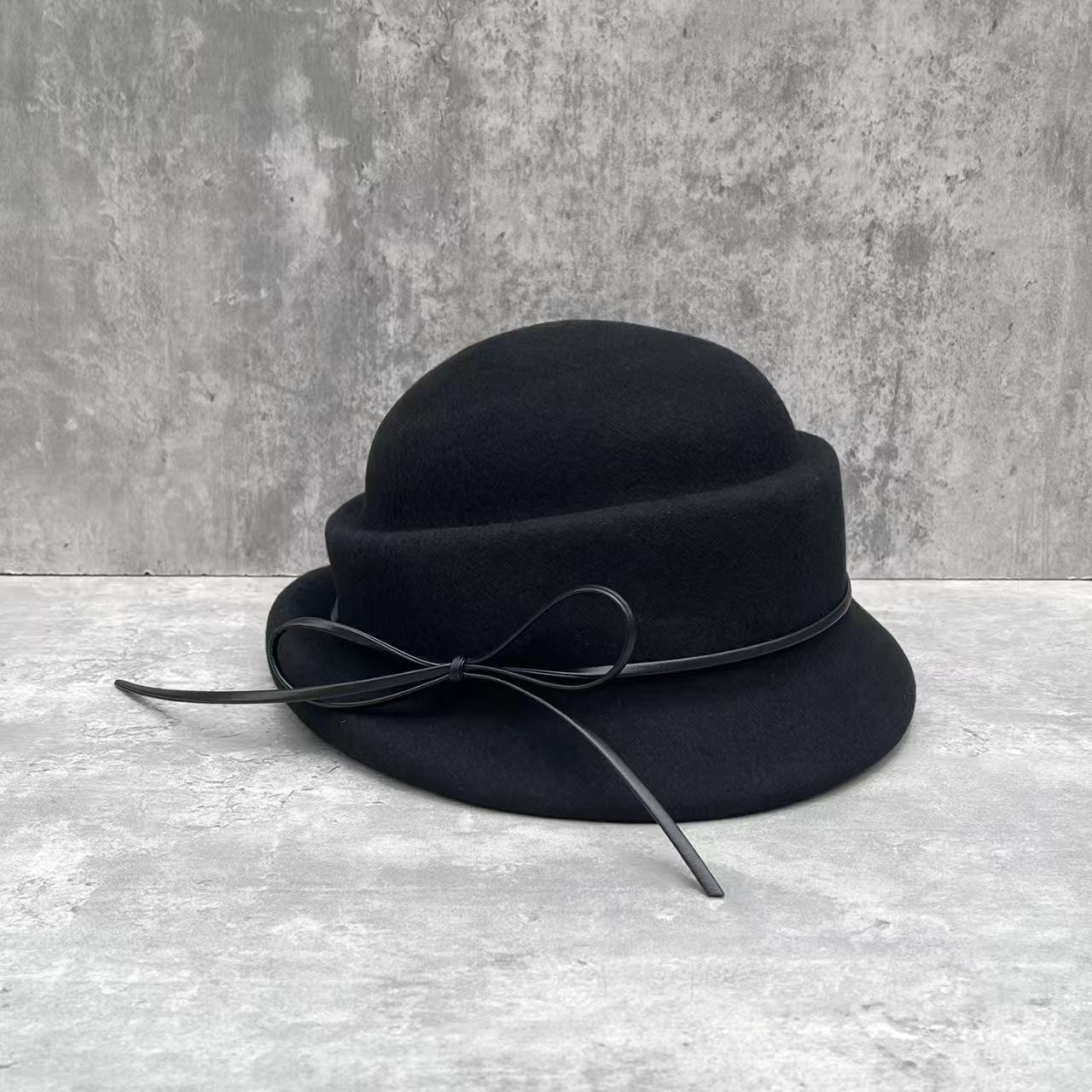 Elegant French Vintage Wool Beret Hat Women s Autumn Winter Shopping Trip Small Basin Hat Stylish Cuffed Gift Hat M55-58cm чорний
Elegant French Vintage Wool Beret Hat Women s Autumn Winter Shopping Trip Small Basin Hat Stylish Cuffed Gift Hat M55-58cm чорний