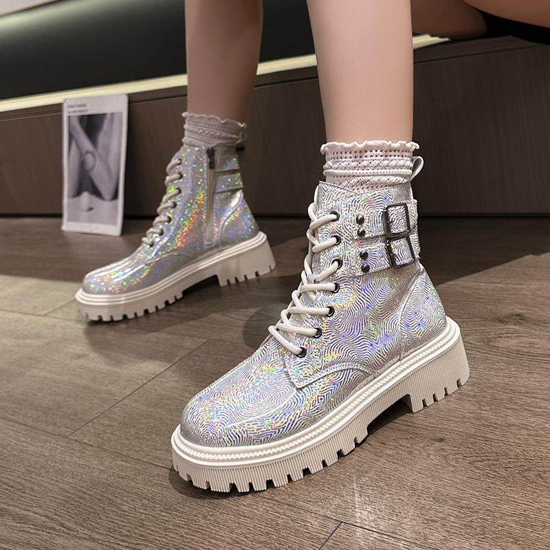 2024 autumn and winter new metal belt buckle Martin boots women s bright leather thick-soled lace-up classic short large-size locomotive boots 42 срібний
2024 autumn and winter new metal belt buckle Martin boots women s bright leather thick-soled lace-up classic short large-size locomotive boots 42 срібний