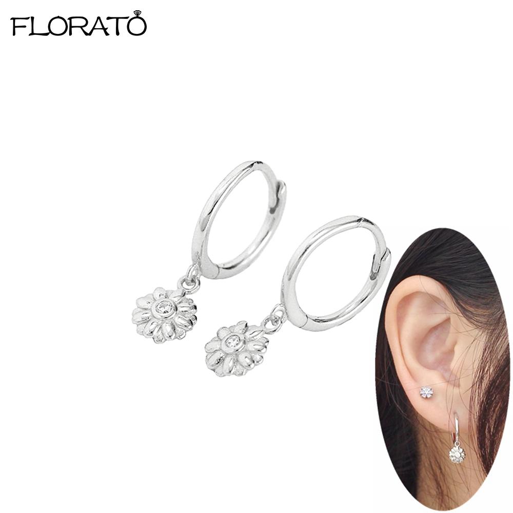 925 Sterling Silver Needle Exquisite White Zircon Flower Pendant Hoop Earrings for Women Wedding Fine Jewelry Gift Wholesale
925 Sterling Silver Needle Exquisite White Zircon Flower Pendant Hoop Earrings for Women Wedding Fine Jewelry Gift Wholesale