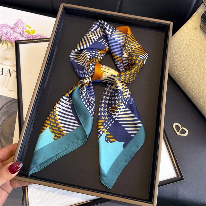 Square Scarf Turban Hijab Fashion Female Luxury Neckerchief Headscarf Bandana Shawl Handkerchief Print Wraps Windproof Headband 70x70cm
Square Scarf Turban Hijab Fashion Female Luxury Neckerchief Headscarf Bandana Shawl Handkerchief Print Wraps Windproof Headband 70x70cm