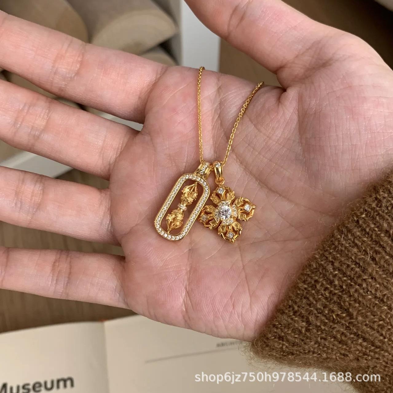 Copper Coin Pixiu Vajra Pestle Necklace Women S National Style Pendant Attracts Wealth And Treasures, High-End Collarbone Chain Light Luxury
Copper Coin Pixiu Vajra Pestle Necklace Women S National Style Pendant Attracts Wealth And Treasures, High-End Collarbone Chain Light Luxury
