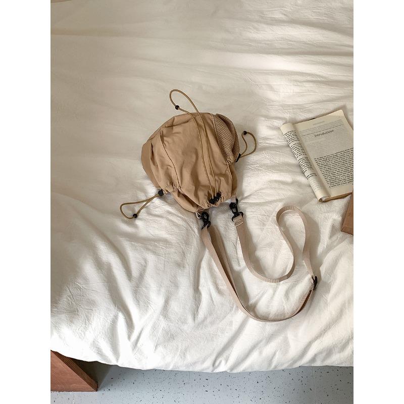 Новая сумка-ведро с кулиской, плиссированная нейлоновая повседневная универсальная летняя наплечная сумка, женская нишевая сумка-мессенджер абрикосовый
Новая сумка-ведро с кулиской, плиссированная нейлоновая повседневная универсальная летняя наплечная сумка, женская нишевая сумка-мессенджер абрикосовый