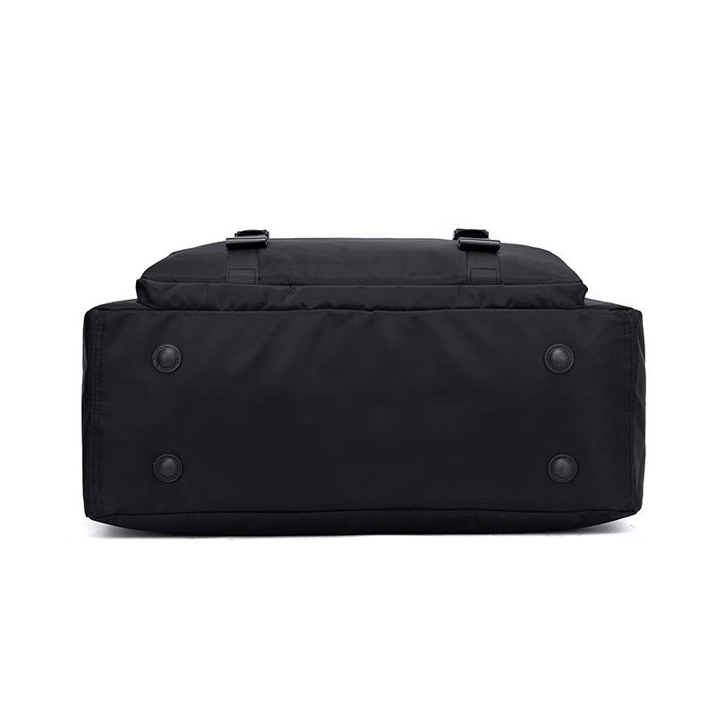 Li Shen Travel & Gym Duffel Bag
Li Shen Travel & Gym Duffel Bag