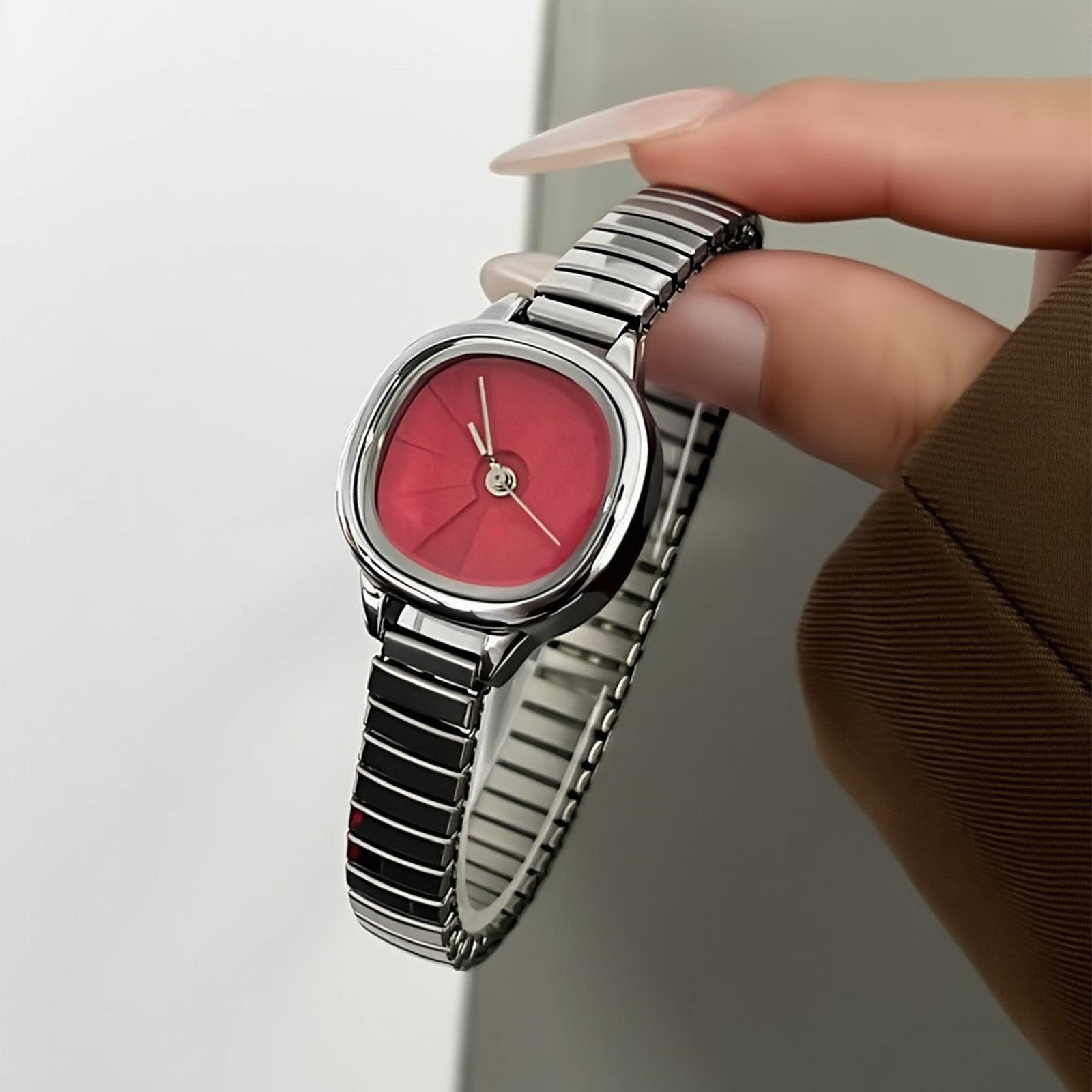 Retro Elastic Band Watch Female Lazy Wind Buckle-Free Elastic Steel Belt Watch Minimalist Sugar Cube Watch
Retro Elastic Band Watch Female Lazy Wind Buckle-Free Elastic Steel Belt Watch Minimalist Sugar Cube Watch