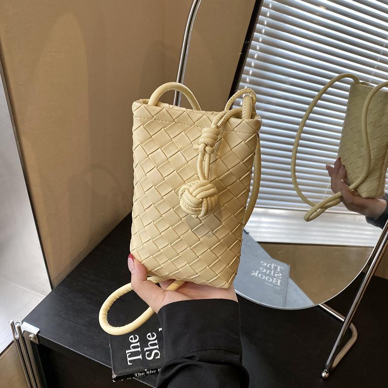 Літня мінімалістична сумка кросбоді та чохол для мобільного телефону жовтий
Літня мінімалістична сумка кросбоді та чохол для мобільного телефону жовтий