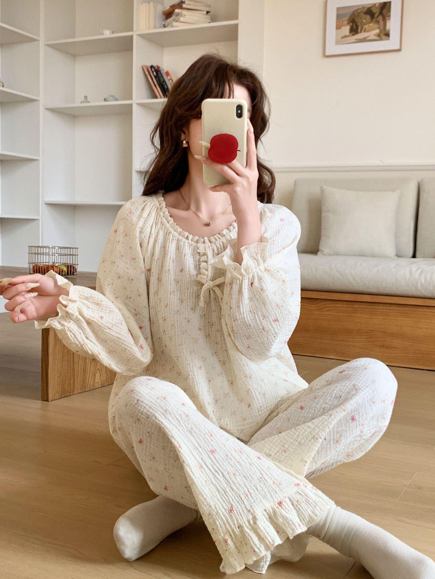 Women s Floral Print Pajama Set: Long Sleeve, Long Pants, Double Layer Cotton Gauze, Sweet Korean Style for Spring/Summer. Medium
Women s Floral Print Pajama Set: Long Sleeve, Long Pants, Double Layer Cotton Gauze, Sweet Korean Style for Spring/Summer. Medium