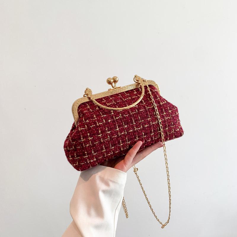 Plaid fashion 2025 summer new trend simple casual portable crossbody shoulder chain shell bag women рожевий
Plaid fashion 2025 summer new trend simple casual portable crossbody shoulder chain shell bag women рожевий